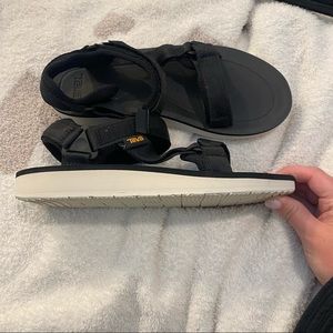 Teva || Universal Premier Sandal
